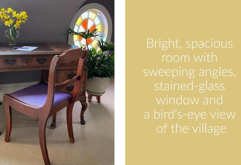 جناح سرير كينج, The Lady Mary Inn