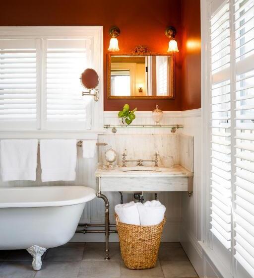 جناح ديلوكس سرير كينج, The Lady Mary Inn