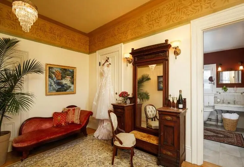 キングサイズベッドのデラックススイート, The Lady Mary Inn