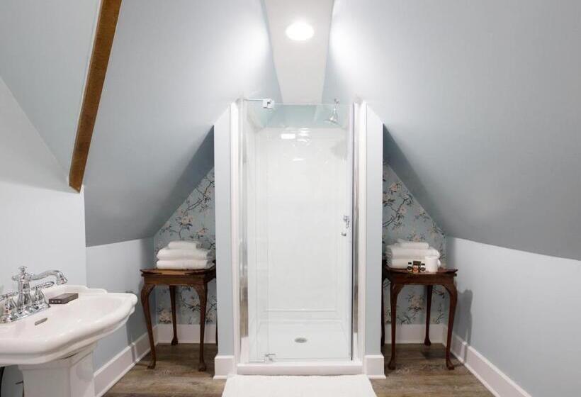 스탠다드 룸, The Victorian On Main