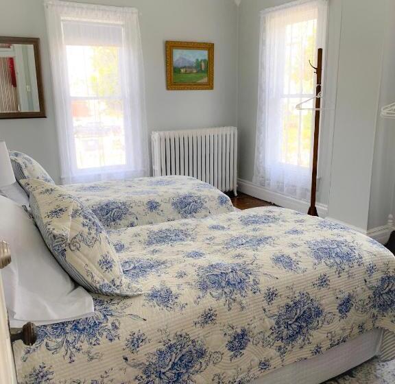 스탠다드 룸, The Victorian On Main