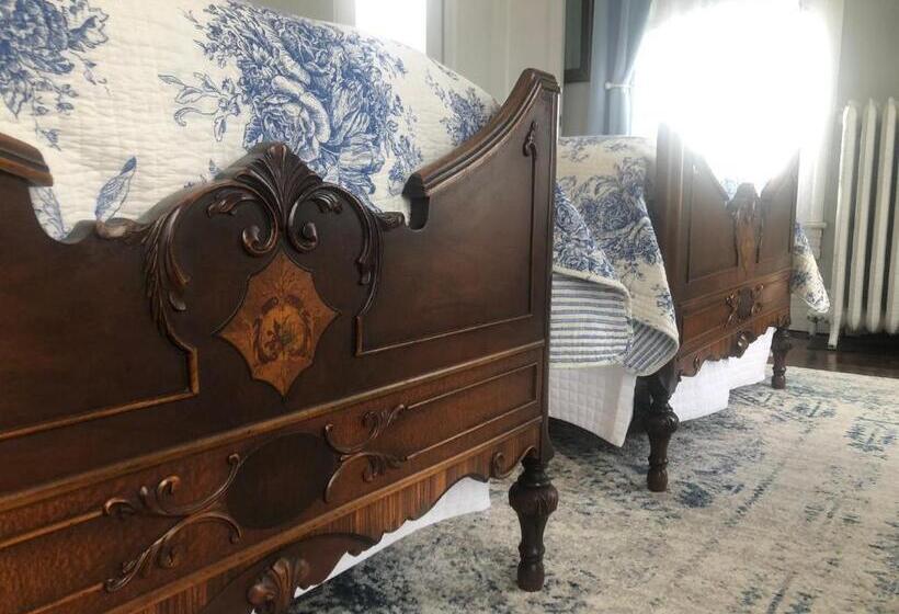 스탠다드 룸, The Victorian On Main