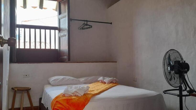 חדר סטנדרט לשלושה, Central Graciela