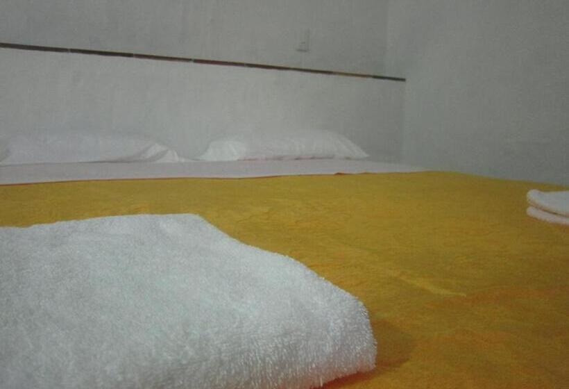 חדר סטנדרט לארבעה, Central Graciela