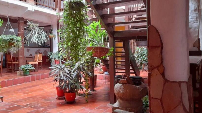 חדר סטנדרט לארבעה, Central Graciela