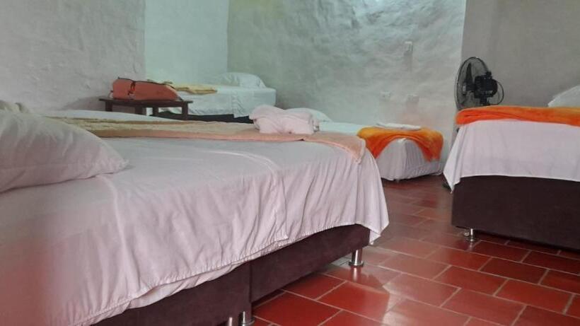 חדר משפחתי, Central Graciela