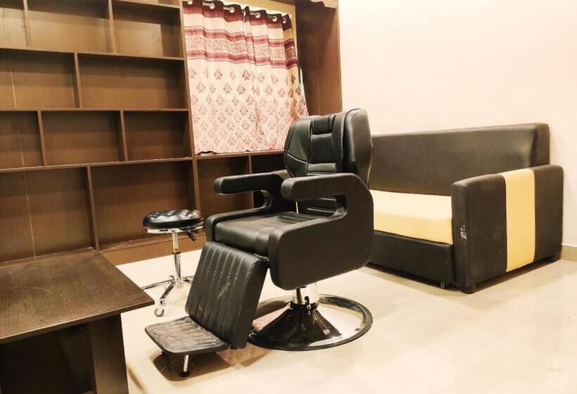Family Suite, Kumaran Residency