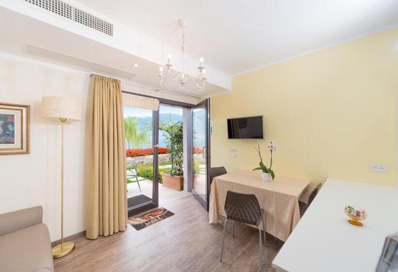 Superior room with lake view, Locanda Fassa