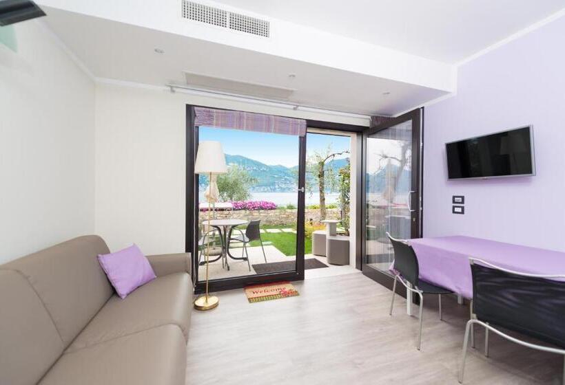 Superior room with lake view, Locanda Fassa