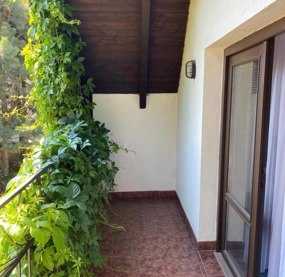 バルコニー付きスタンダードトリプルルーム, Penzion Country Club