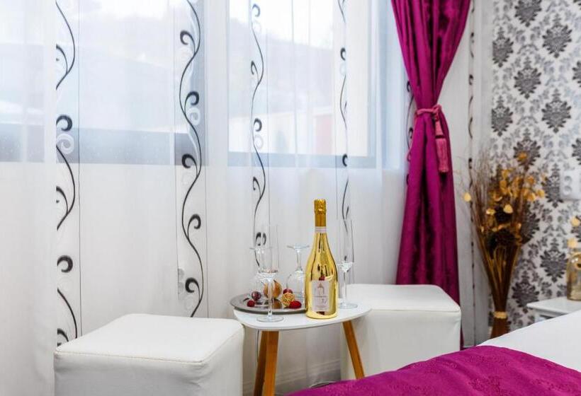 חדר סטנדרט, Pensiunea Avy