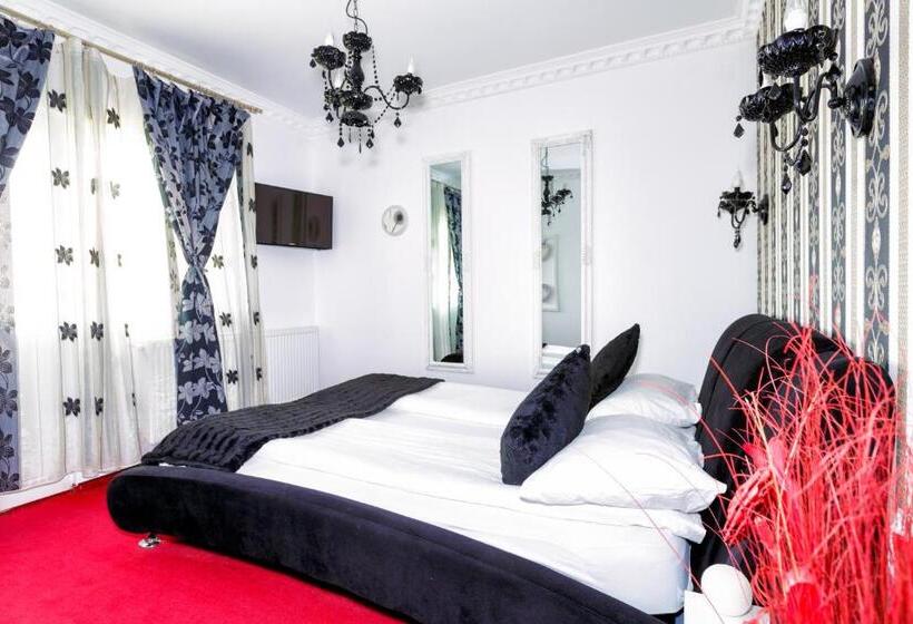 חדר דלוקס, Pensiunea Avy