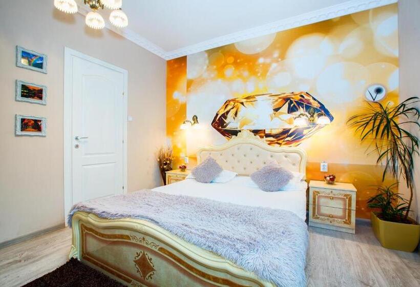 חדר דלוקס, Pensiunea Avy