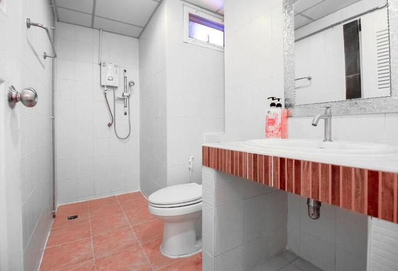 Suíte, Capital O 411 Grandview Condo 15