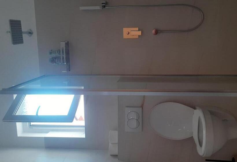 اتاق استاندارد, B&b Lakis&takis