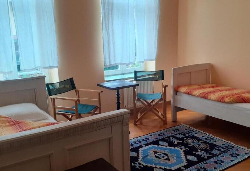 اتاق استاندارد, B&b Lakis&takis