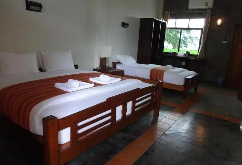 オーシャンビューデラックスルーム, The Chevalley Beach Resort