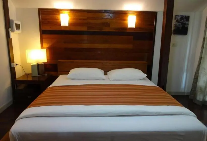オーシャンビューデラックスルーム, The Chevalley Beach Resort