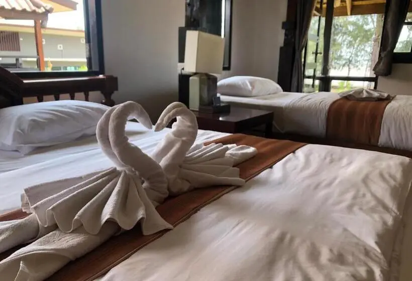 オーシャンビューデラックスルーム, The Chevalley Beach Resort