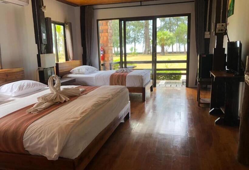 디럭스 룸 바다 전망, The Chevalley Beach Resort