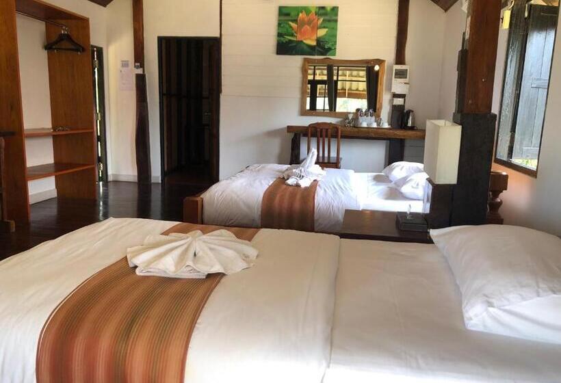 Номер Deluxe Вид на Море, The Chevalley Beach Resort