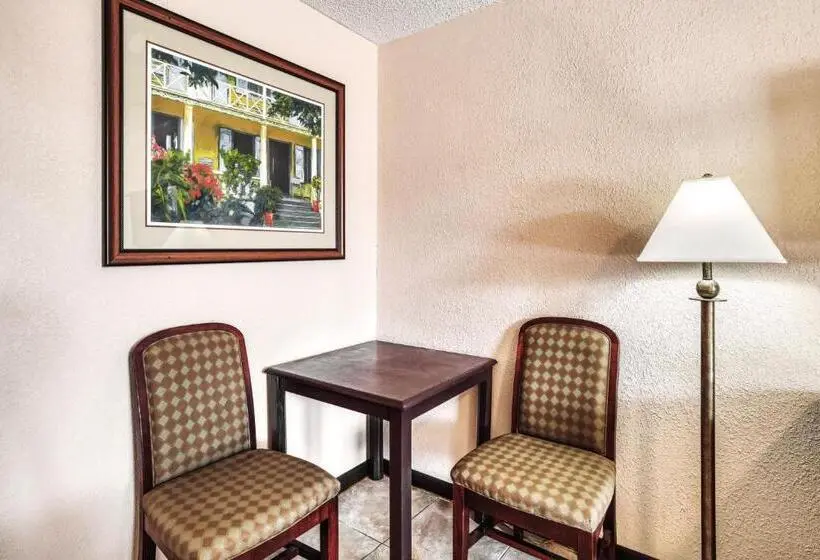 身障者適用キングサイズベッドルーム, Palms Garden Inn