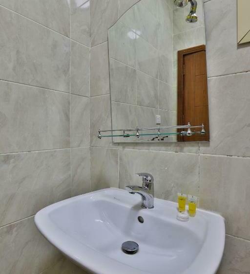 דירת חדר, Moon Gate 2