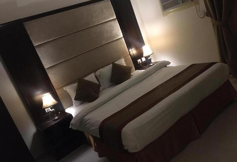 חדר אקונומי, Moon Gate 2