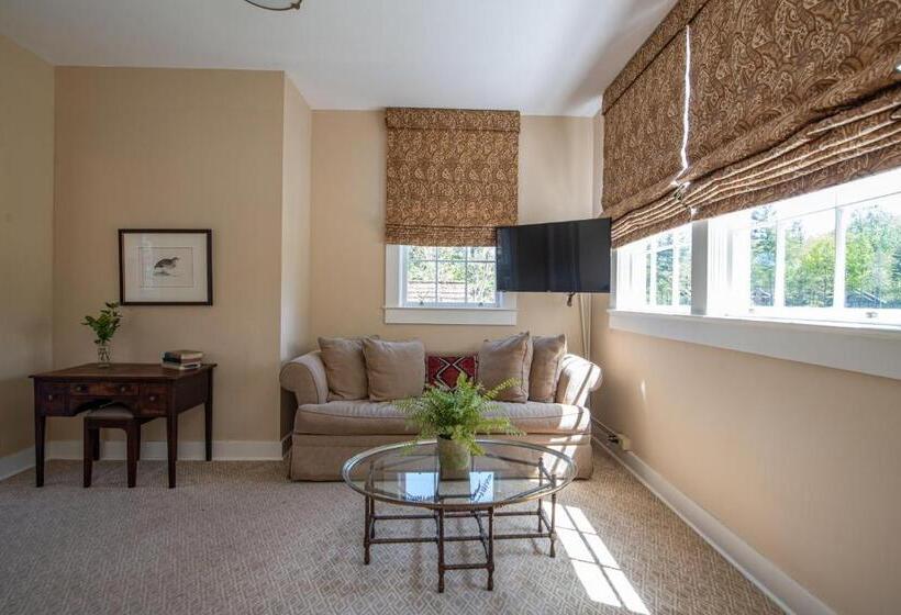 デラックスルーム, The Greystone Inn