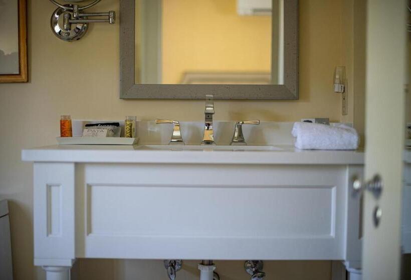 スーペリアールーム, The Greystone Inn