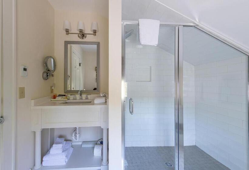 キングサイズベッドのスーペリアルーム, The Greystone Inn