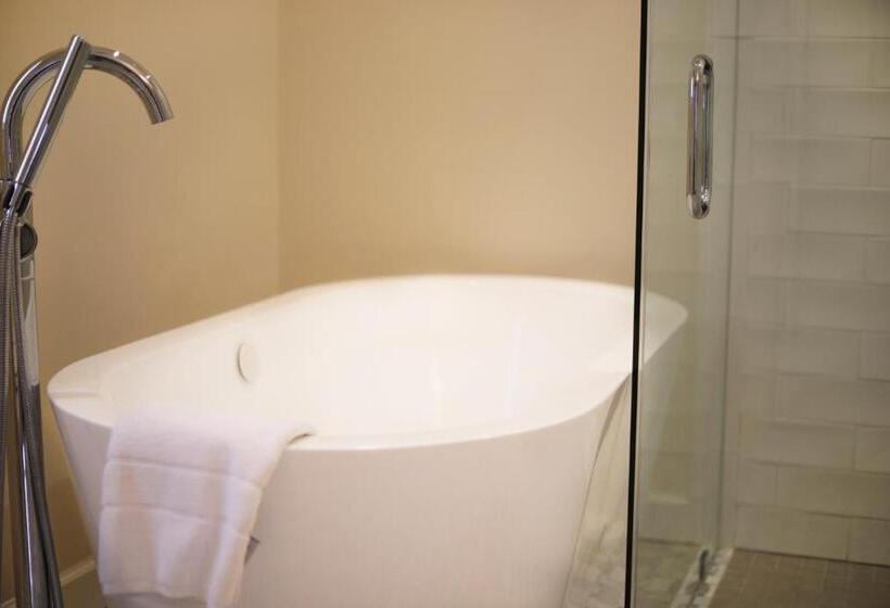 キングサイズベッドのスイートルーム, The Greystone Inn