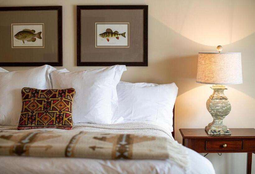 디럭스 4인 룸, The Greystone Inn
