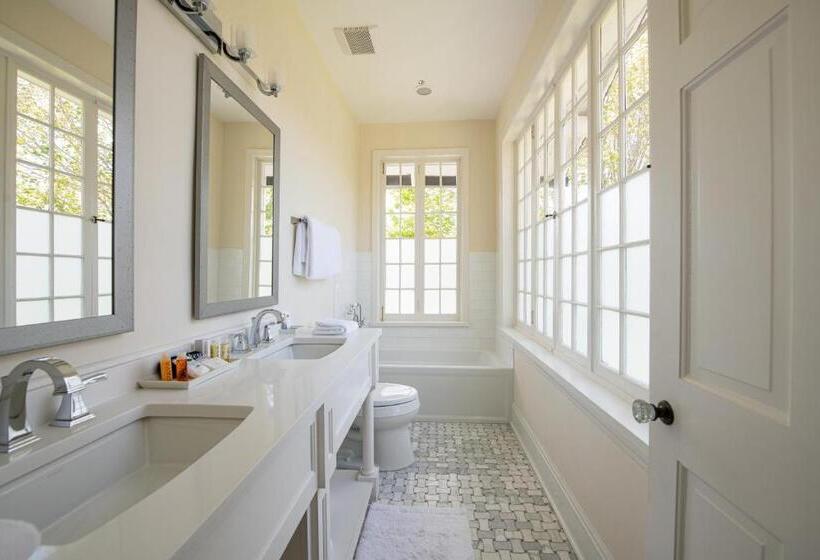 スイート, The Greystone Inn