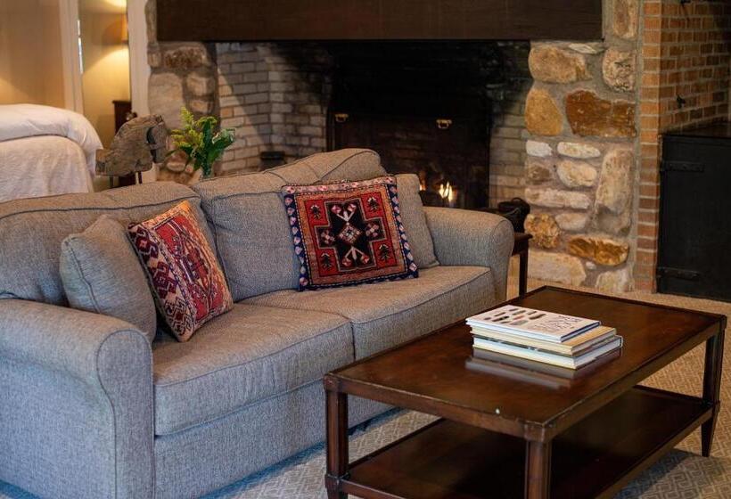 キングサイズベッドのスタンダードルーム, The Greystone Inn