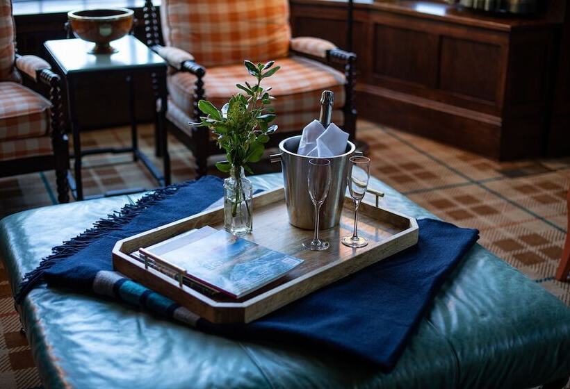 スイート, The Greystone Inn