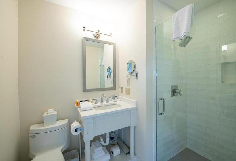 デラックスルーム, The Greystone Inn