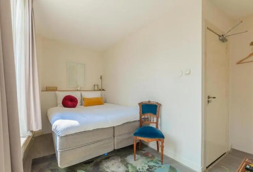 Standard Single Room Single Bed, Lot