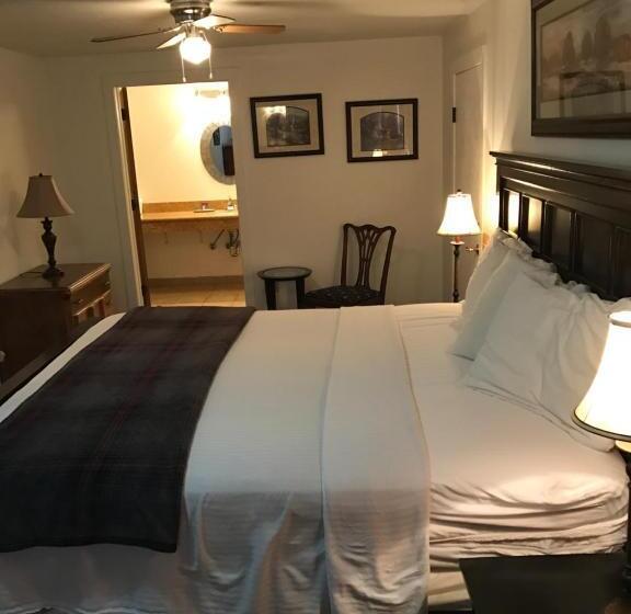 스위트 킹사이즈 침대, Gold Pan Lodge