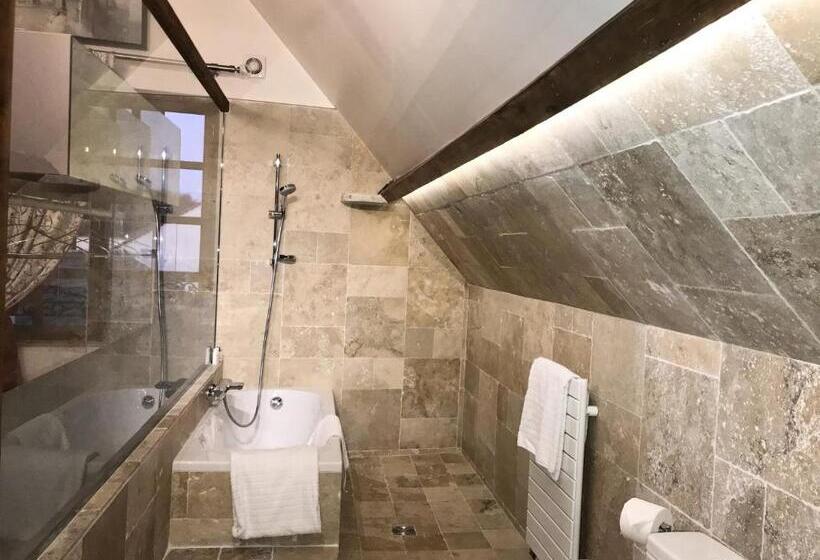 Люкс Повышенной Комфортности, Besharat Gallery & Museum