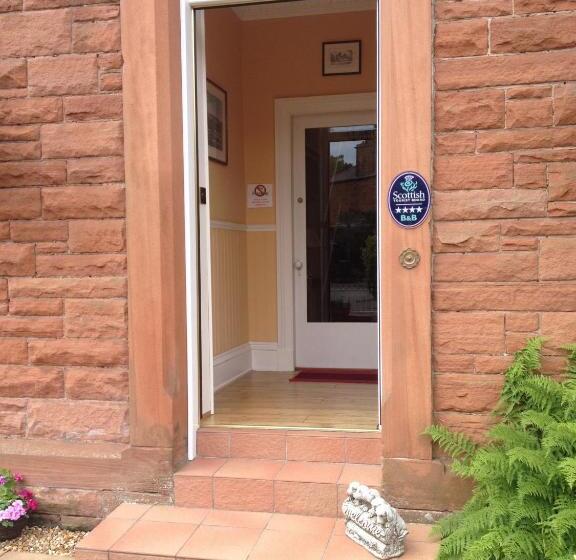 חדר משפחתי, Lauren House