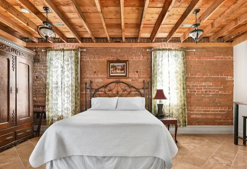 デラックススイート, Valley House Inn