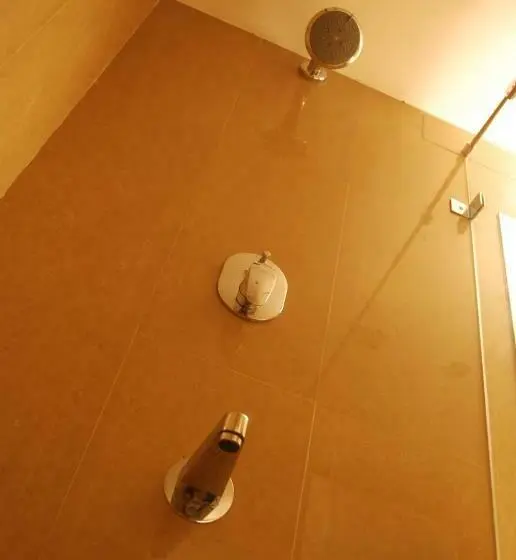 اتاق لوکس, Pla Krishna Inn