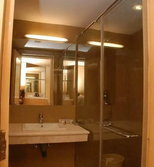 اتاق لوکس, Pla Krishna Inn