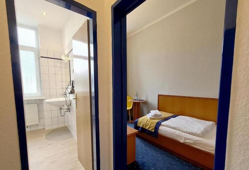 标准单人间, Zur Traube