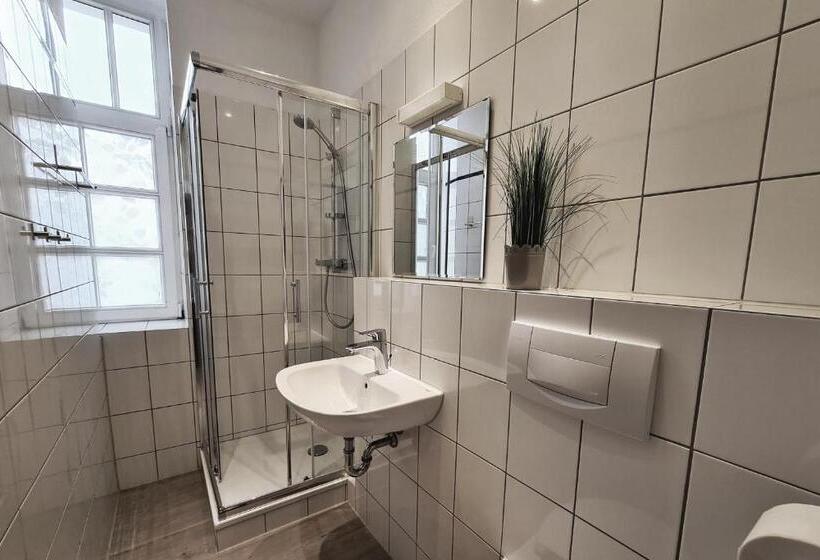 标准间, Zur Traube