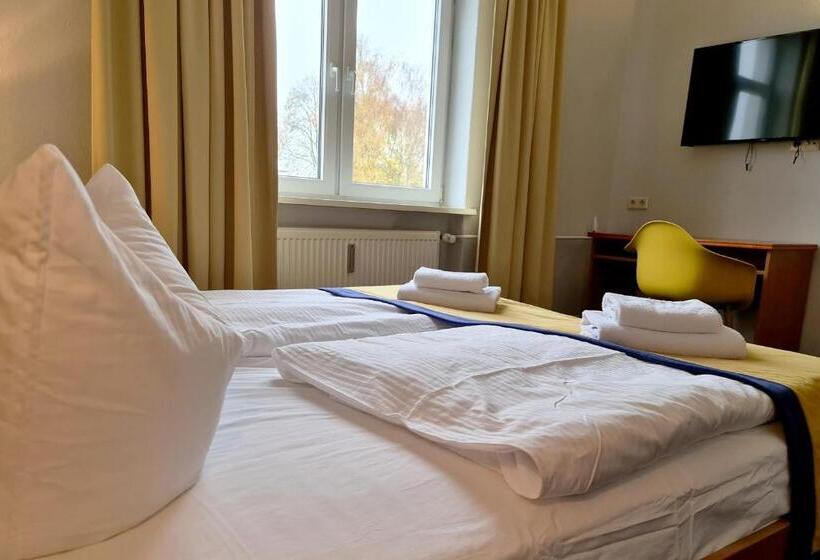 标准间, Zur Traube