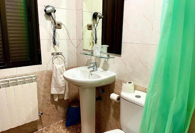 이코노미 트리플 룸, Hostal Torresmancha