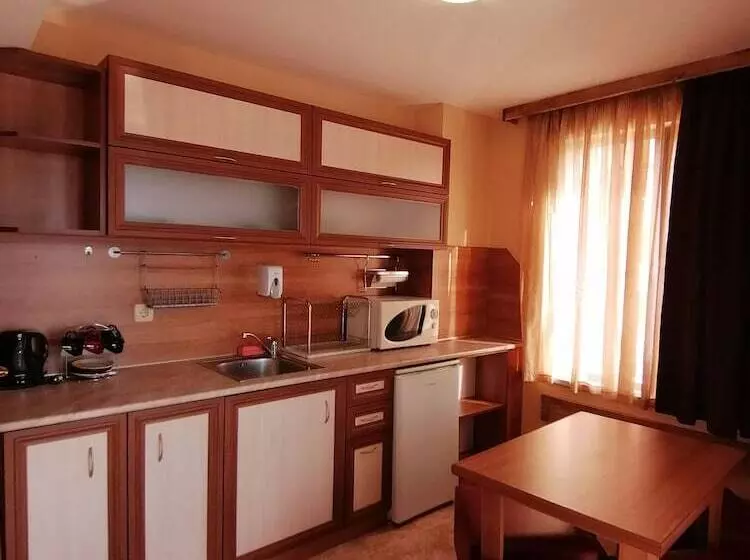 استودیو خانوادگی, Boutique Guest House Ikonomov