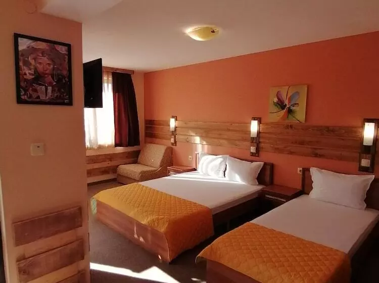استودیو خانوادگی, Boutique Guest House Ikonomov